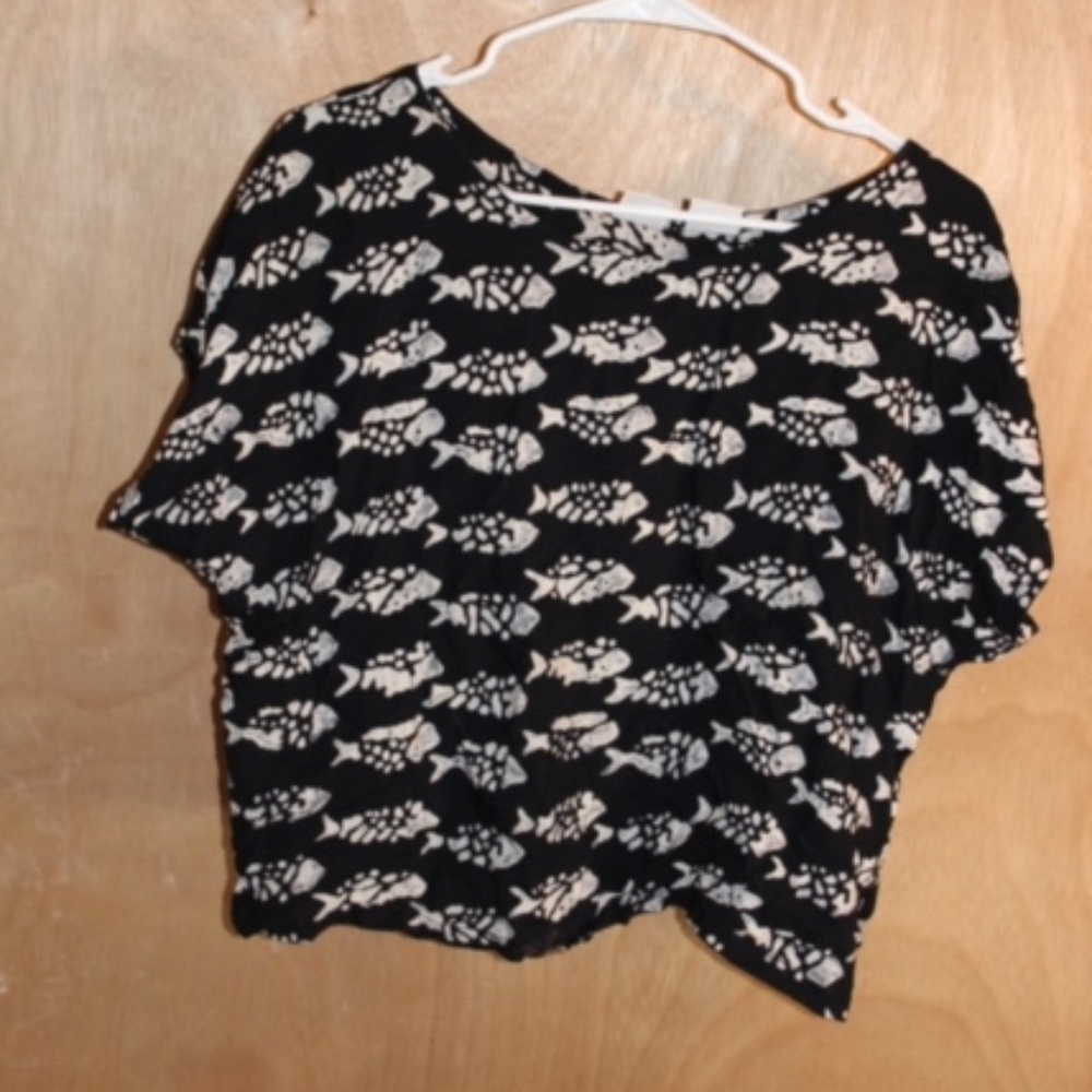 Womens Black and White Back East Tee size M